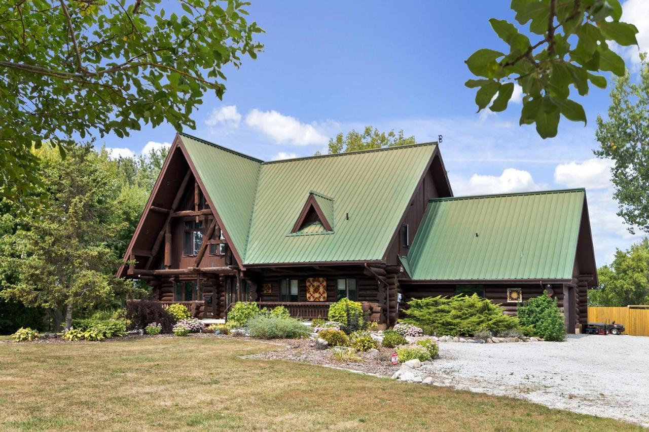 The Lodge At Lakeshore Belle River Esterno foto