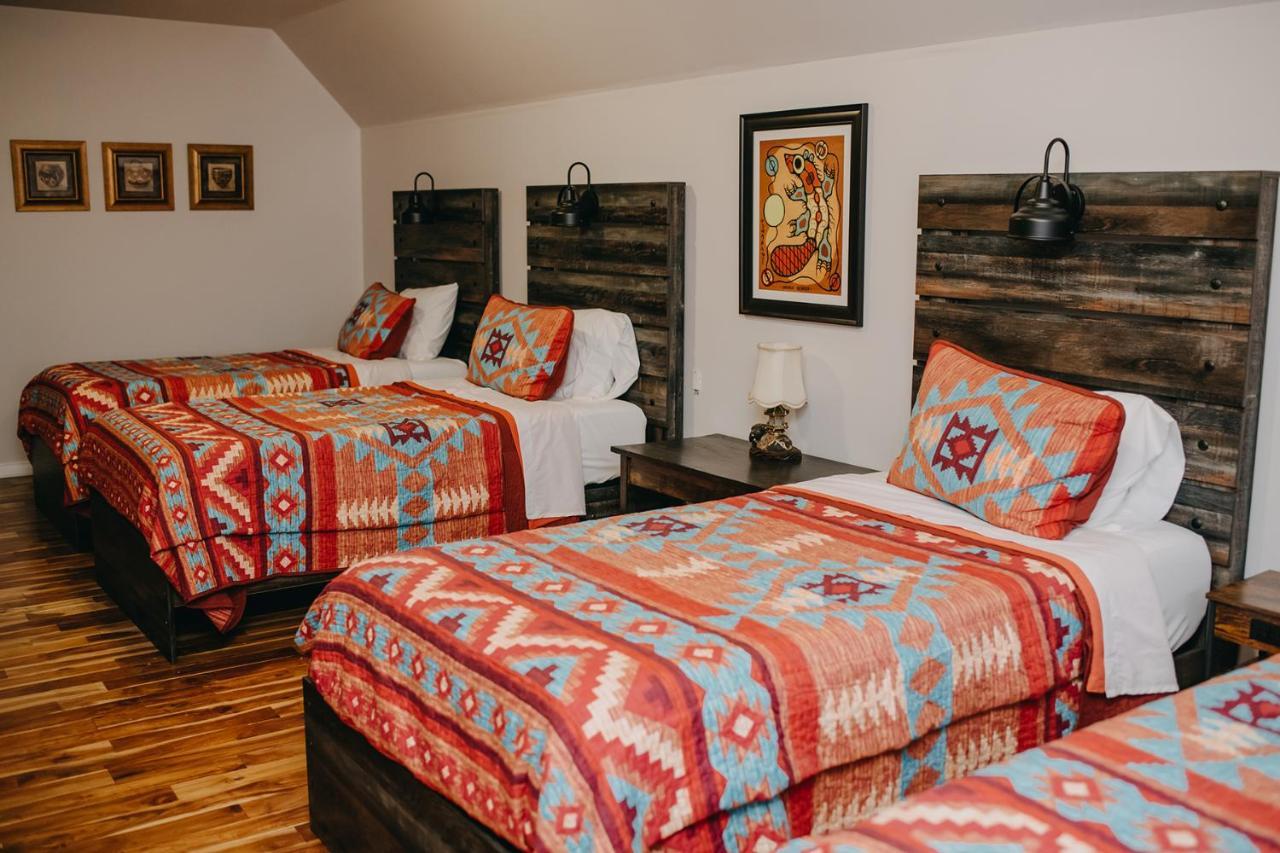 The Lodge At Lakeshore Belle River Esterno foto